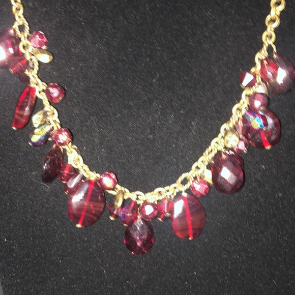 Matching Ruby and Gold necklace and dangling clip on earring set - Picture 3 of 5